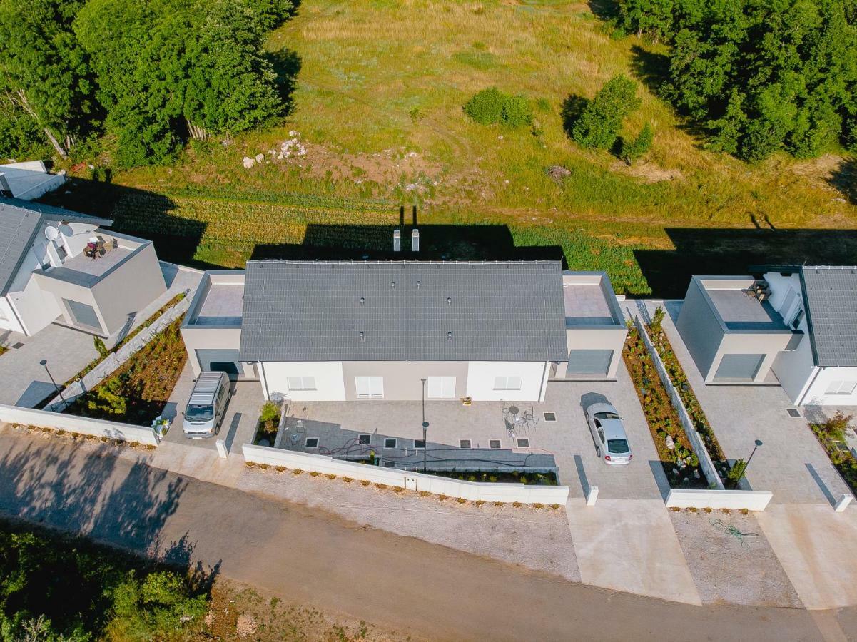 Degenia Velebitica Villa Lovinac  Eksteriør bilde
